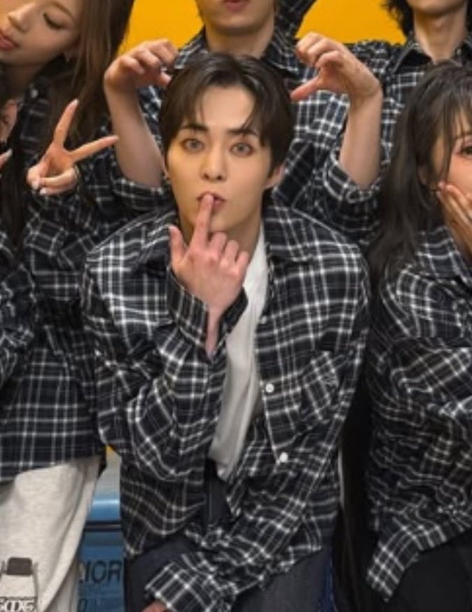 naya 💚💙❤️ tweet media