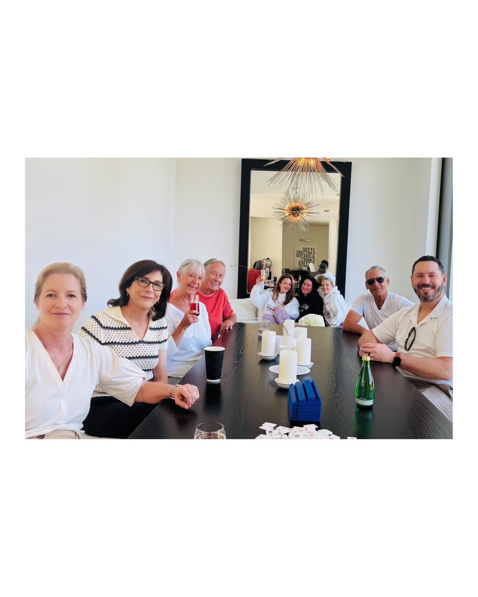 Leah Remini tweet media