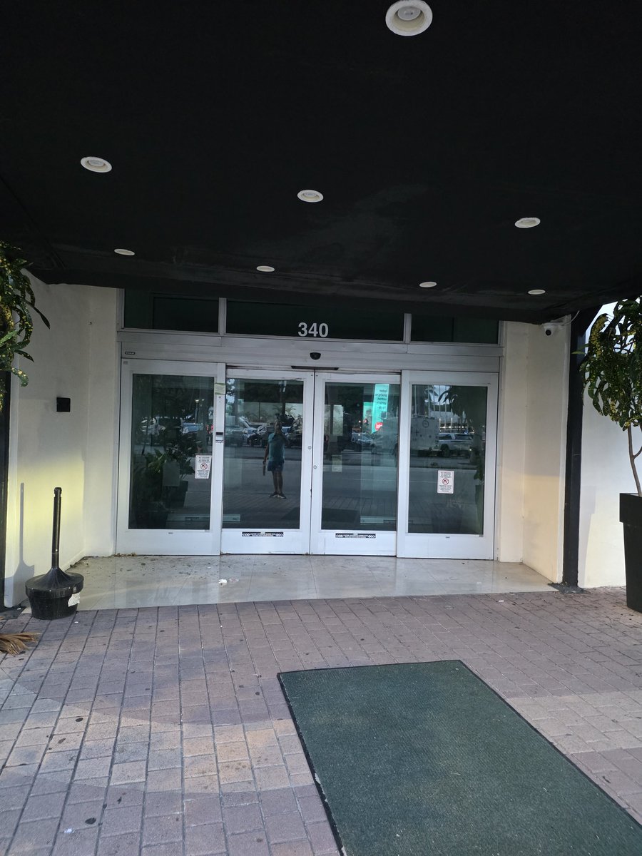 volvoshine's tweet image. End of era on Biscayne Blvd

Goodbye and good riddance 🫡
#Miami