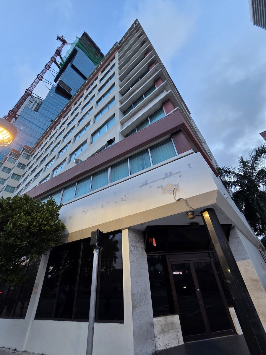 volvoshine's tweet image. End of era on Biscayne Blvd

Goodbye and good riddance 🫡
#Miami