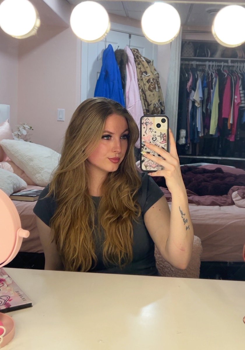 Lilly Sweet tweet media