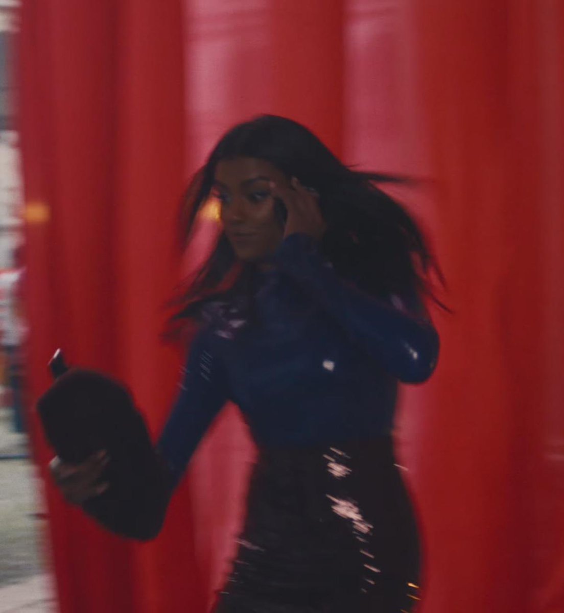 Simone Ashley Brasil tweet media