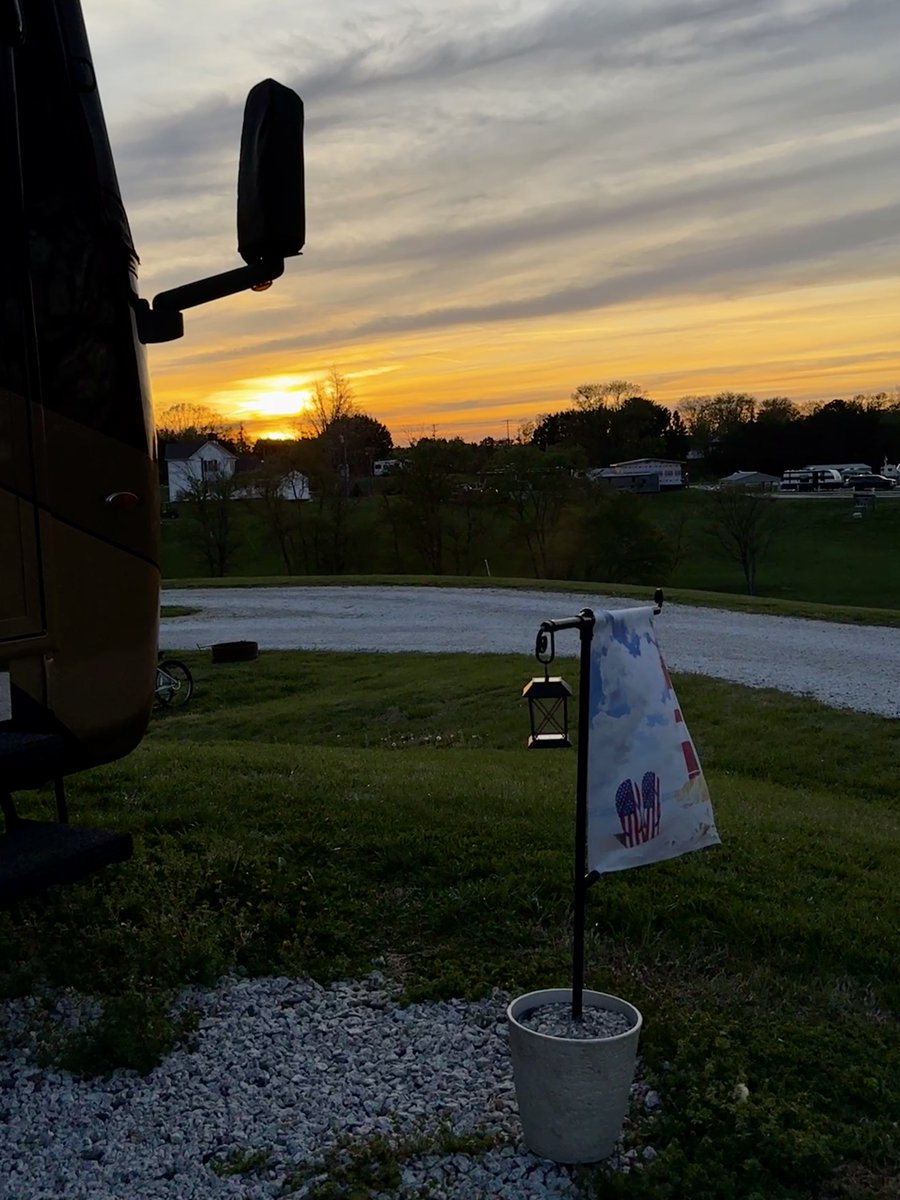 krezae's tweet image. Good evening from the NC Blue Ridge Mountain foothills. 
#livinganywhere #roadtrip