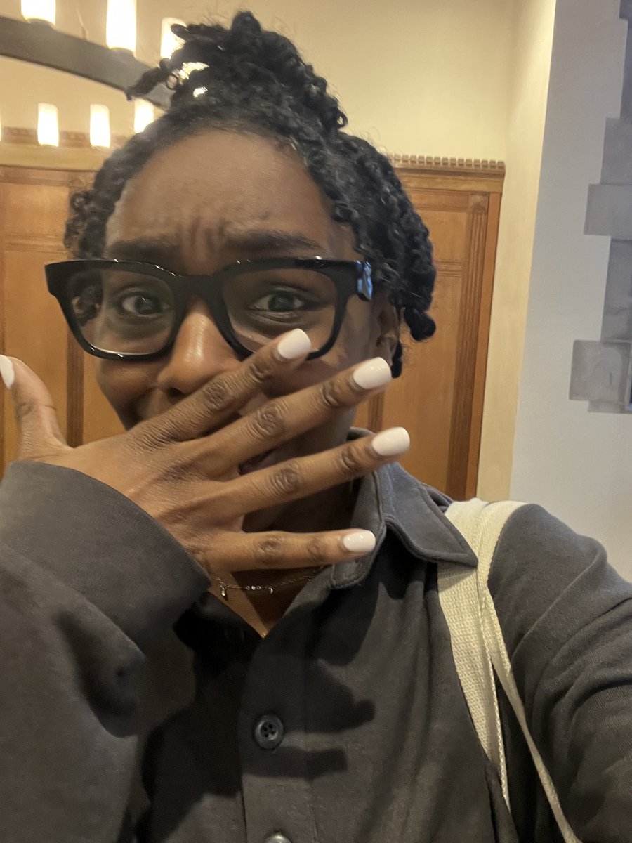 Oreos_iDunkThat's tweet photo. Spent my monday afternoon at Yale for an advanced screening of @iloveboostersmv &amp; listening to the iconic @BootsRiley share his thoughts. 

I Love Boosters in theaters May 22nd. 

Go see it for the Velvet Gang! 🛍️🔥

#iloveboosters https://t.co/cSvtaenTKs