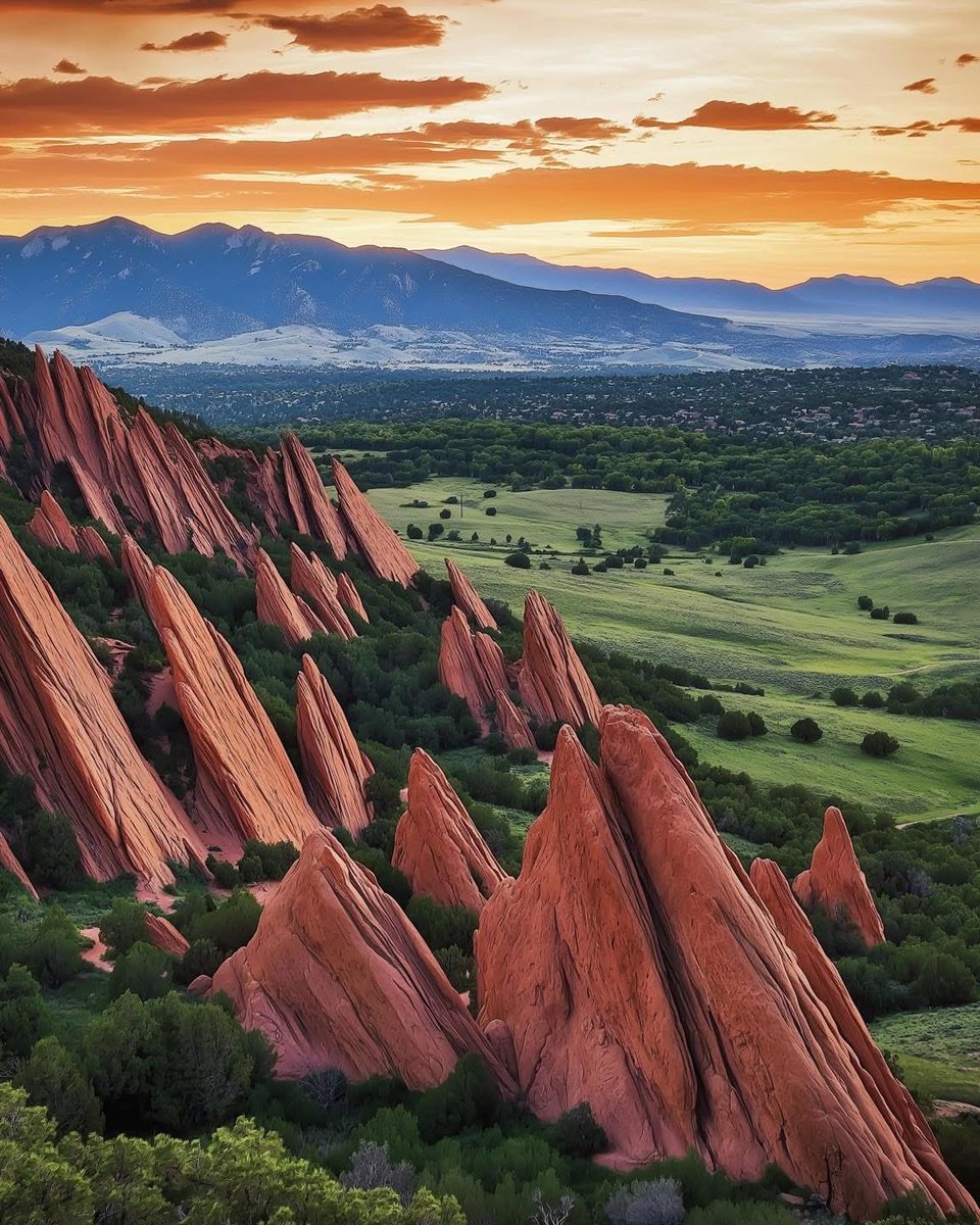 mshafqat72's tweet image. Breathtaking Garden of the Gods, towering red rock formations rise dramatically against the endless sky, nature’s masterpiece carved by time. A place where earth and heaven seem to meet in perfect harmony.

#GardenOfTheGods #Colorado #NatureBeauty #Travel #Explore #Wanderlust