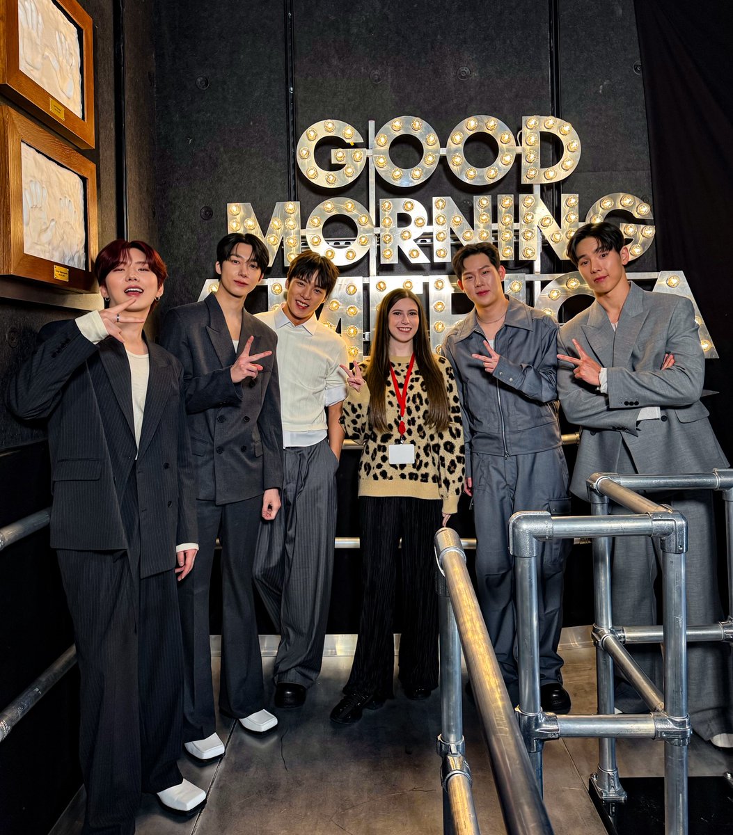 𝘼🎗 tweet media