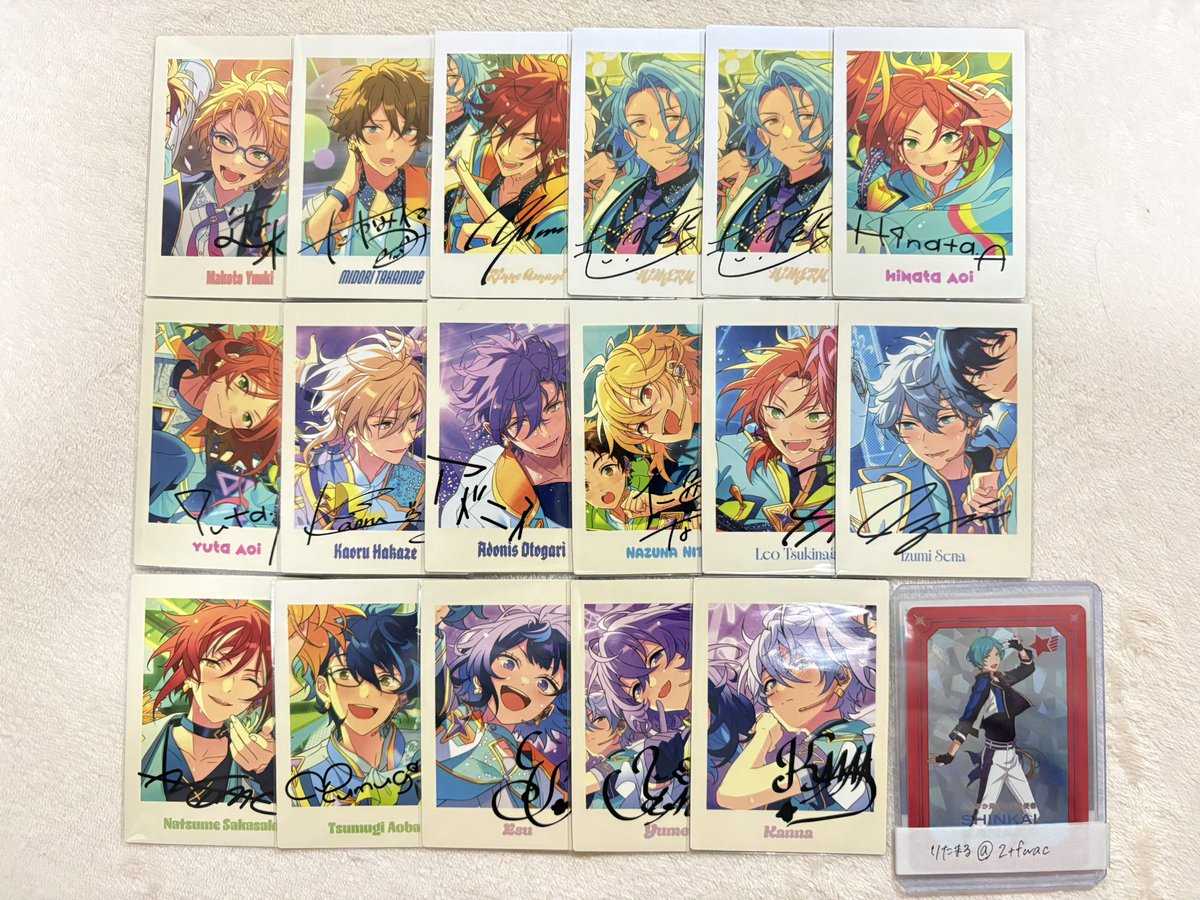 2tfwac's tweet photo. 【交換】あんスタ 10周年 展示会 ぱしゃっつ

求：奏汰(日和1)

譲：★→燐音/HiMERU/薫/レオ/泉/夏目
　　〇→真/翠/ひなた/ゆうた/アドニス/なずな/つむぎ/
　　　　　エス/ユメ/カンナ

★は日和との交換優先、〇同数含めて
★は奏汰との交換も可、日和含まない場合まとめて(3~)優先 https://t.co/cBHTdxUjnY