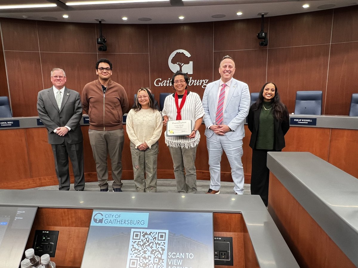 GburgMD's tweet image. ICYMI: Mayor @judashman &amp;amp; the City Council issued an official proclamation naming April as #GreenMonth &amp;amp; April 24 as #ArborDay in Gaithersburg.

Accepting the proclamation is Environmental Specialist Gita Lekhram &amp;amp; Environmental Affairs Committee Chair Christine Chin Choy.