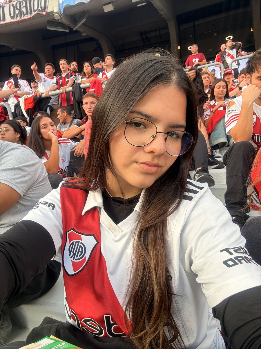 viri🐔 tweet media