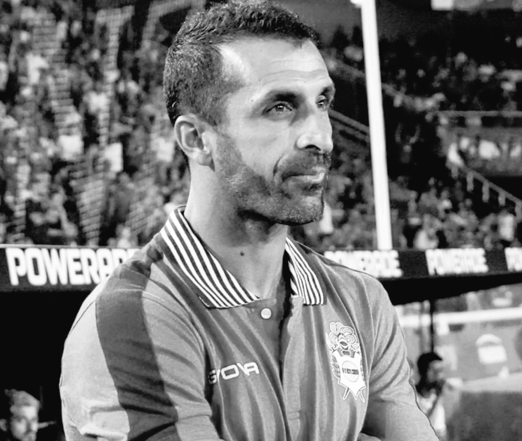 ferpuiol's tweet photo. #GELP Fernando Zaniratto continúa buscando el esquema táctico de Gimnasia. https://t.co/2UG8c0LNNO
