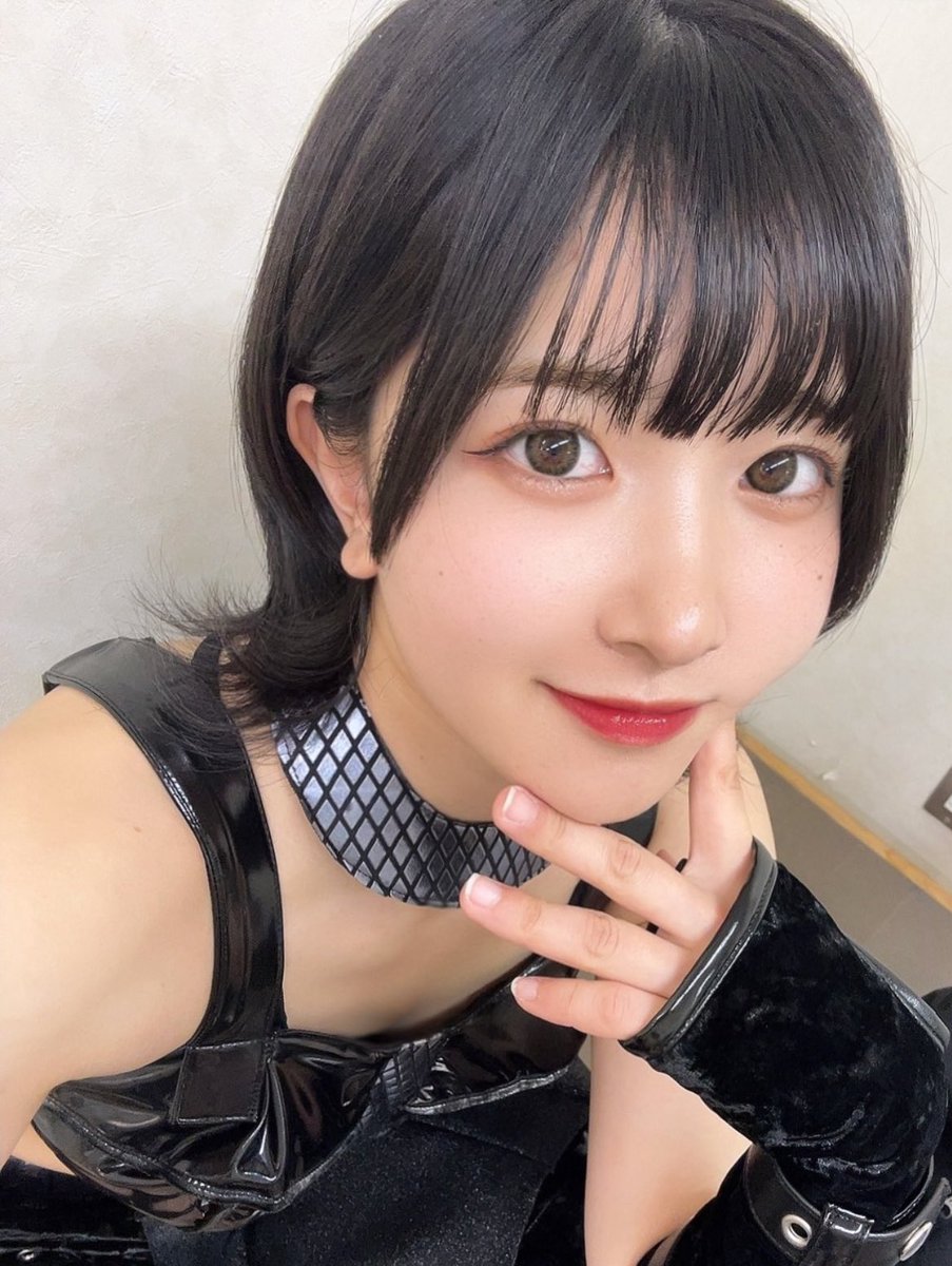 おはようございます👀🖤

バスの窓と窓の間の部分に寄りかかって寝ていたら振動で頭を小刻みにぶつけすぎて私の中のコインランドリーがフル稼働。