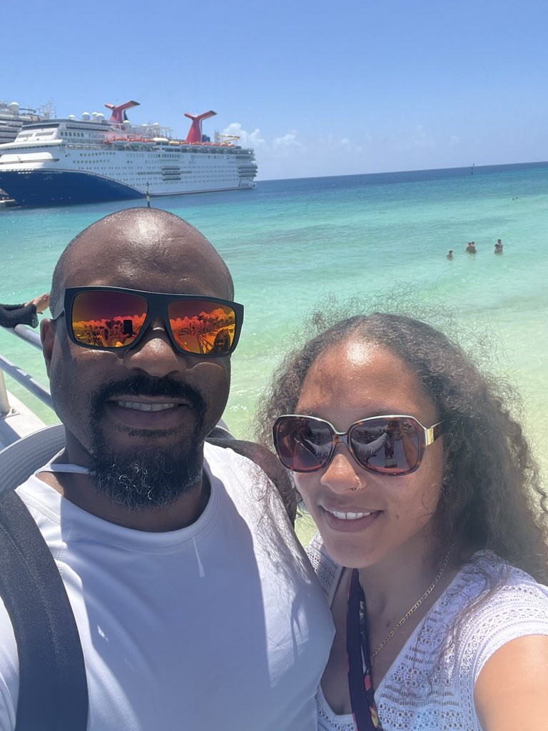 IAMAKAOB's tweet photo. Much needed vacation with the family. https://t.co/dGAqOu8fUG