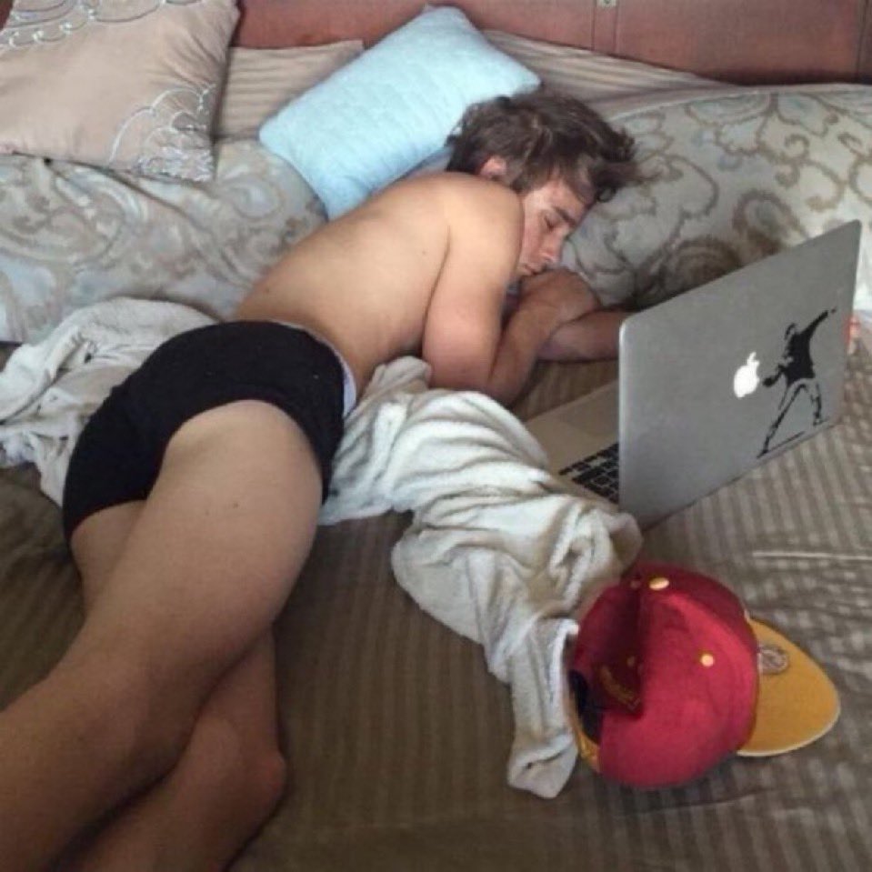 nick🧛 tweet media