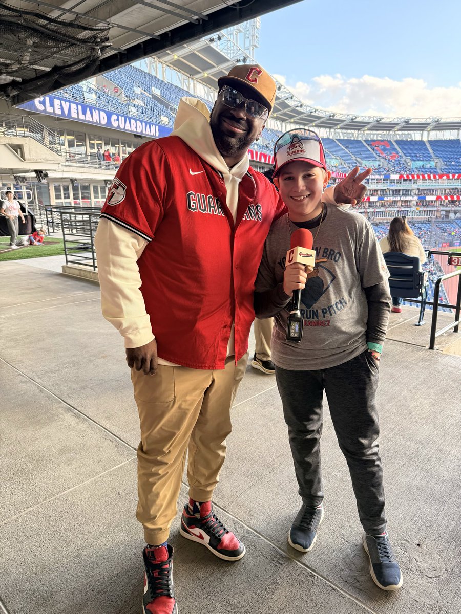 Renee tweet media