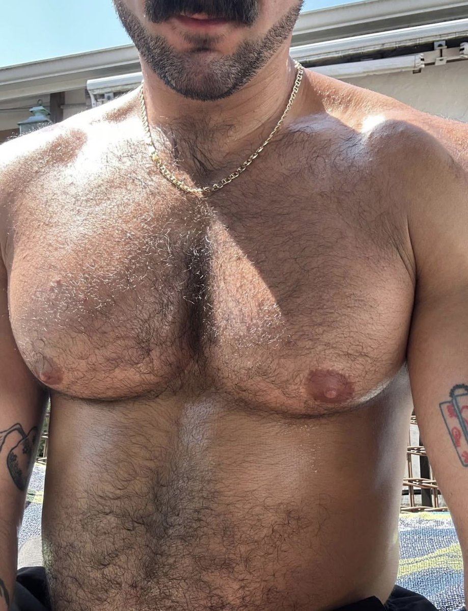 hot dudes tweet media