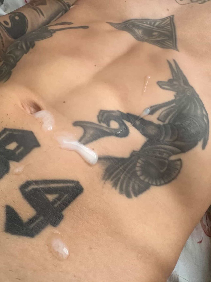 Paglairixxx's tweet photo. venha ver essa gozada gostosa dos 22cm da cabeça rosada 

https://t.co/8OkxJKEMez https://t.co/EwNy1Vx9U4