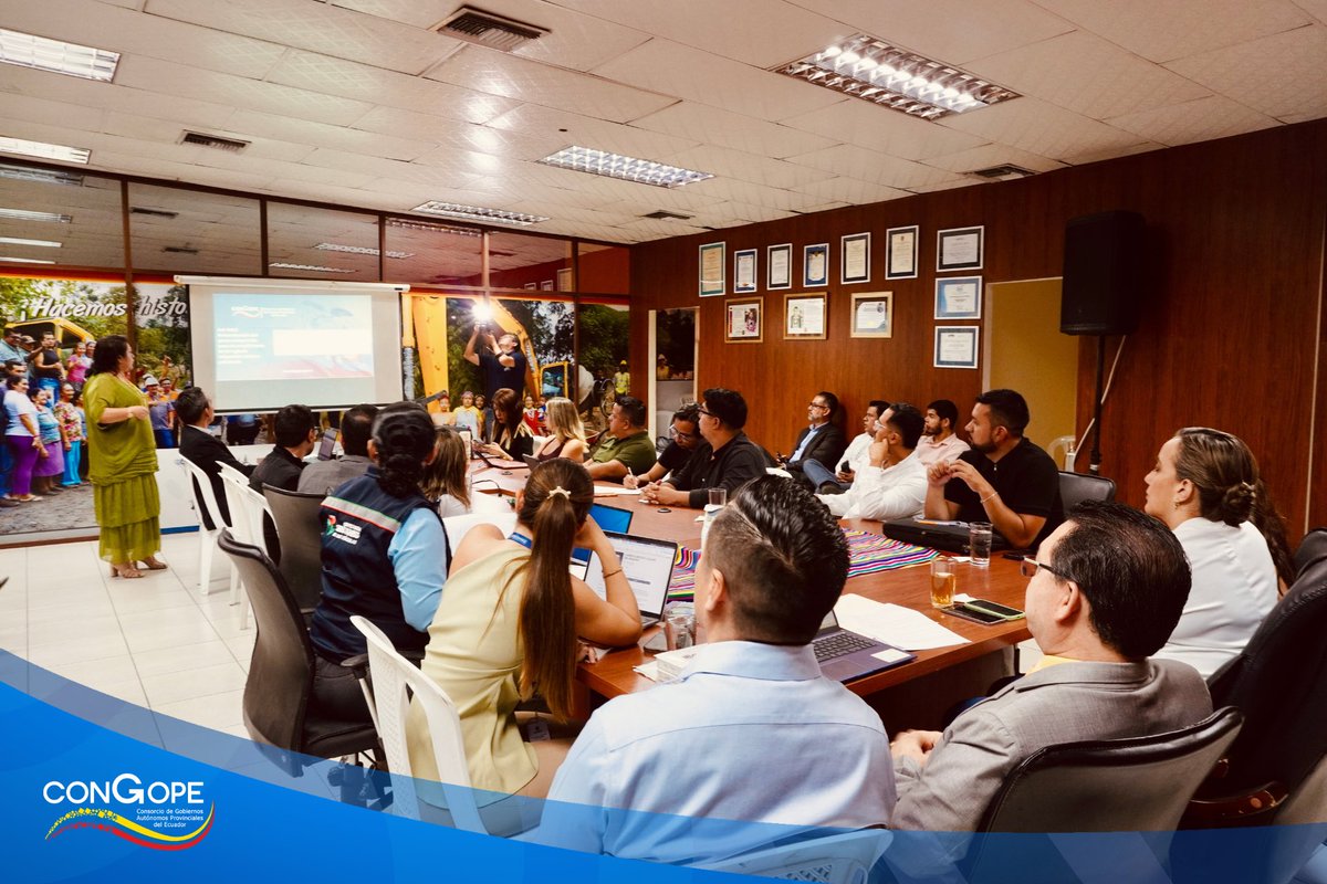 CongopeEcuador's tweet image. Capacitamos al equipo de la Prefectura de Santo Domingo de los Tsáchilas sobre la reforma al COOTAD, impulsando una gestión más eficiente y actualizada Seguimos trabajando junto a los territorios para mejorar la gestión pública 🤝✨
#CONGOPE #COOTAD #Capacitación #GestiónPública