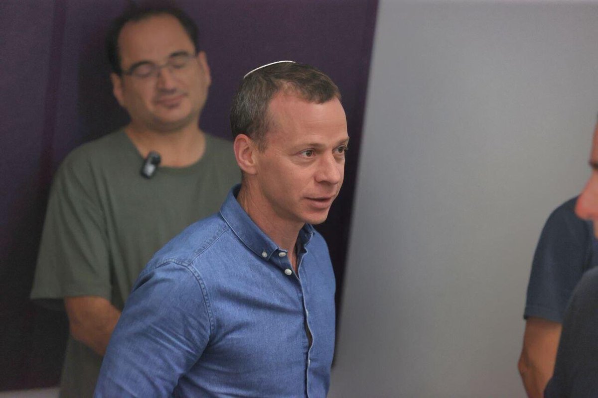 Mario Nawfal tweet media