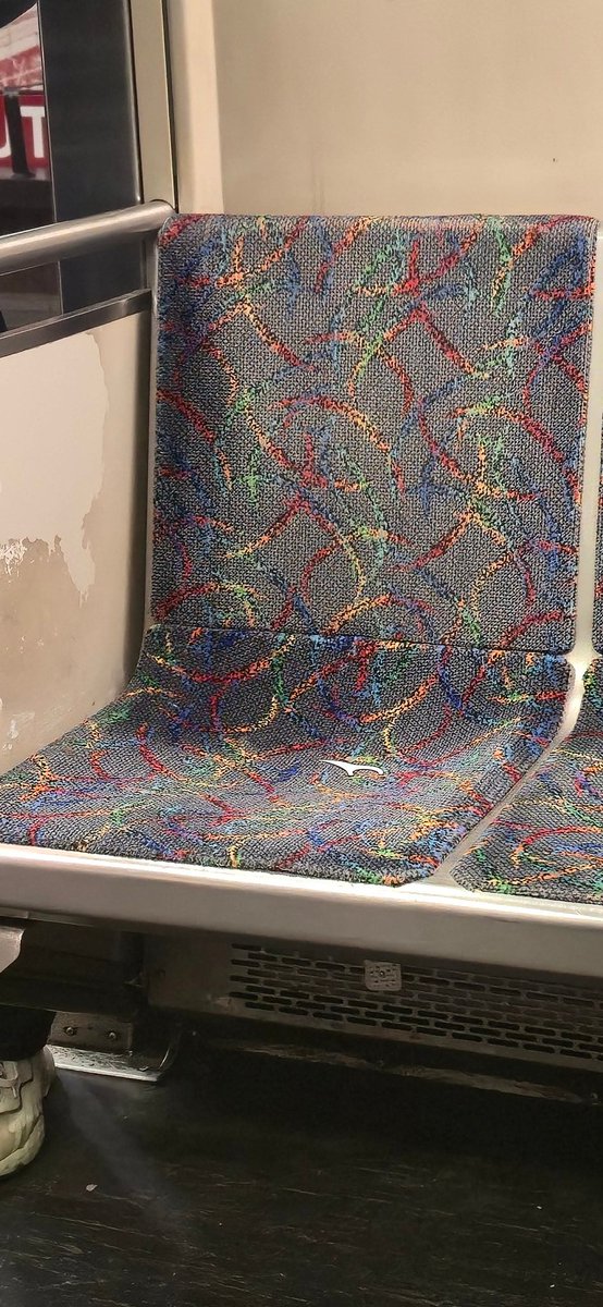 jensteen's tweet photo. Spotted on the MBTA red line after visiting the JFK Library. 

Jackie would NEVER. 
#FlossSwordsintheWild https://t.co/AqgV9CYen2