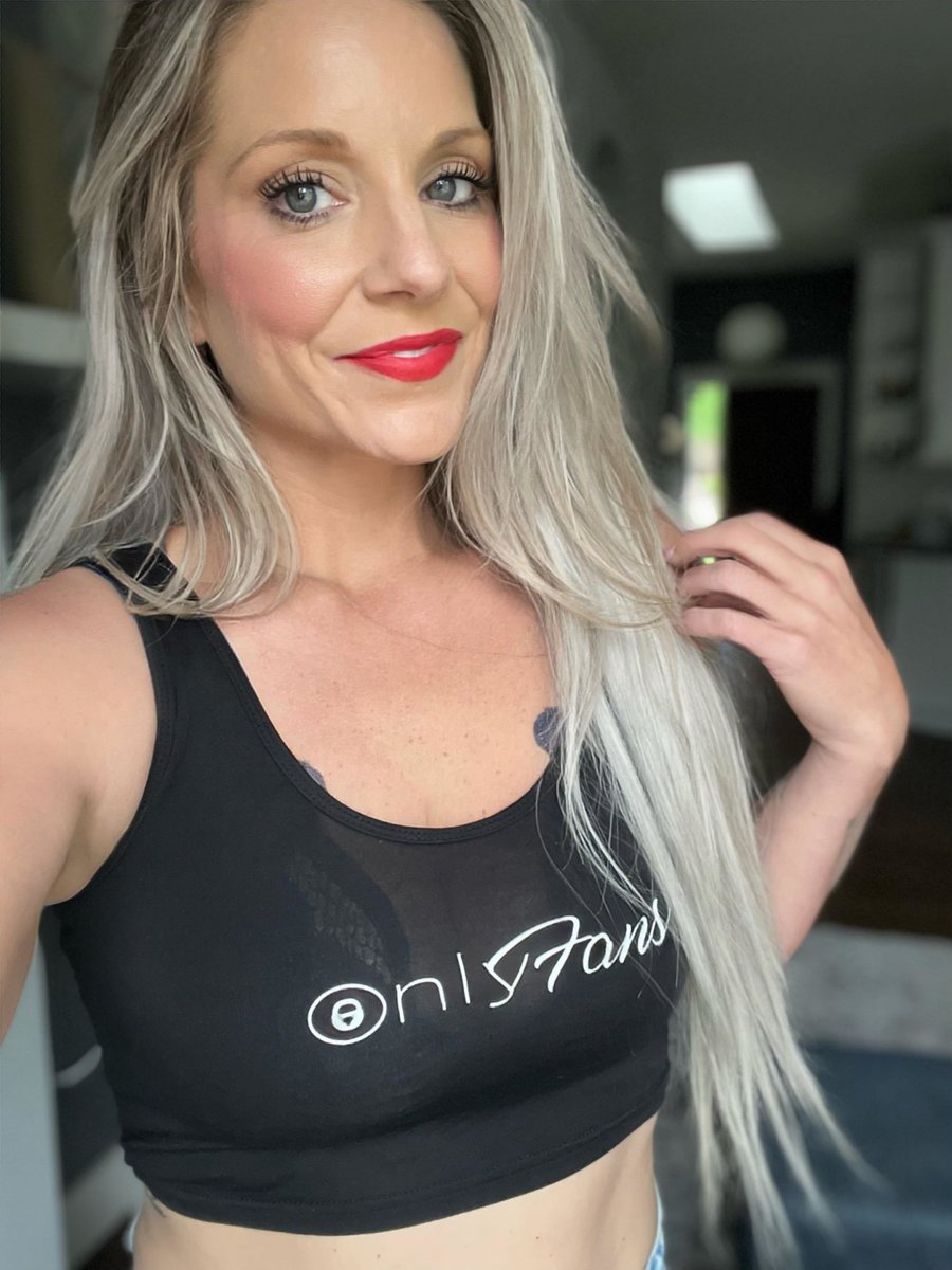 Juicy Moms tweet media