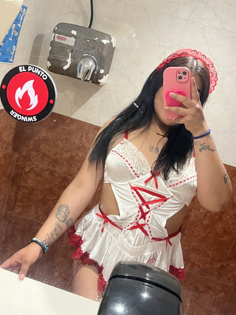 MarDesidejoox's tweet photo. Pues ahora si banda esto tenía que tener un final para mí… 🥹
Fueron increíbles estos casi 4 años de estar dentro del ambiente sw 🍍 la puterix y todo lo que viví, pero mi vida a tenido un giro de 360 grados y me ha llevado a vivir una relación disque monógama… 👇🏼 https://t.co/fVWYmEhscf