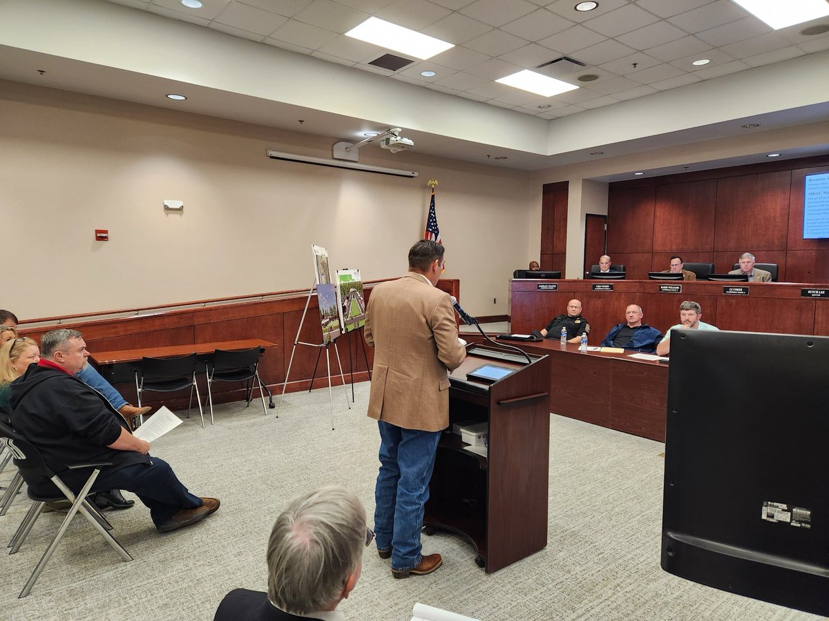 AndyGipsonforMS's tweet photo. Attention Brandon, Mississippi! Our #GenuineMS @genmississippi Farmers Market is kicking off this summer! I was excited to give Mayor Lee and the Board an update on the short term seasonal Market plans for the summer, plus the long range Market Complex site development. Due to the ongoing development of Highway 18 as an industrial/data center corridor, everyone including myself agrees that a new location on the east side of town will better serve central Mississippi retail consumers and farmers. I can hardly wait to give you all the details - but ready or not, Brandon, Rankin County, here we come starting May 2026!