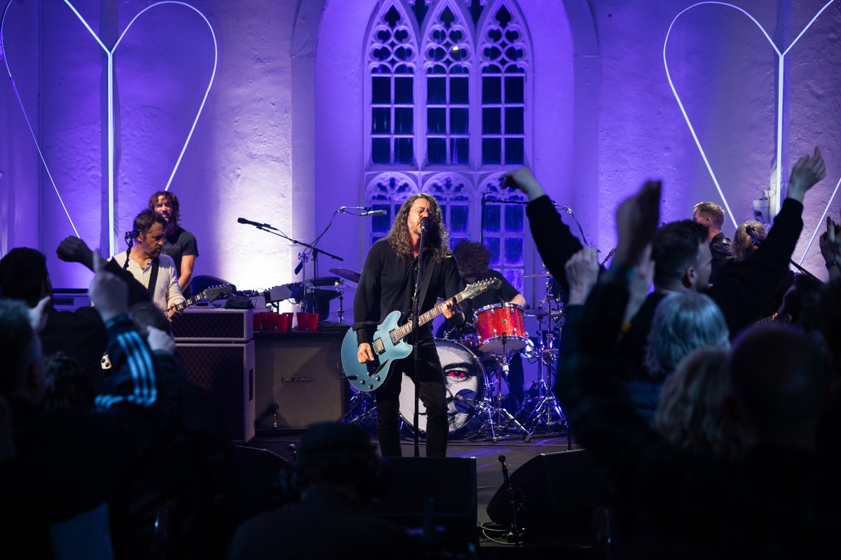 Foo Fighters tweet media