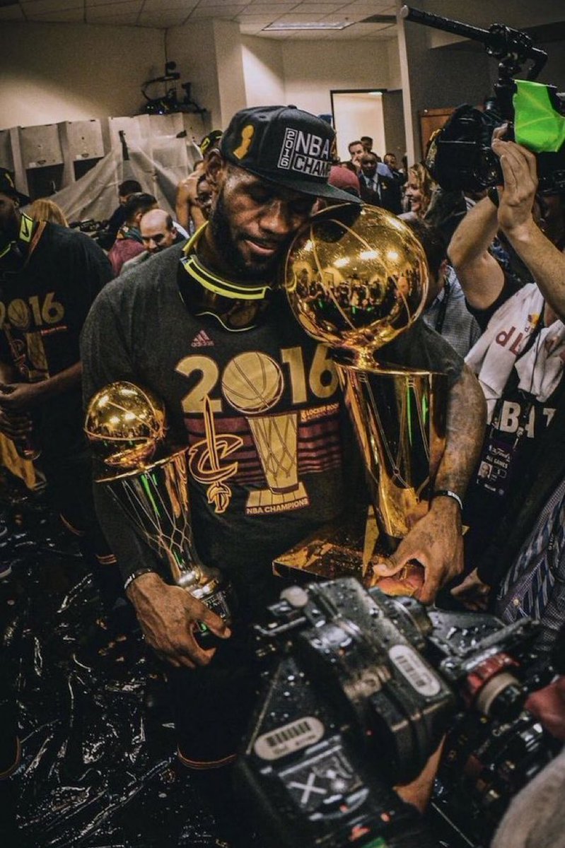 LeBron Media tweet media