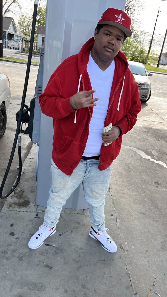 Get in my feeling in put on all red on sum LongliveLumpLump shii