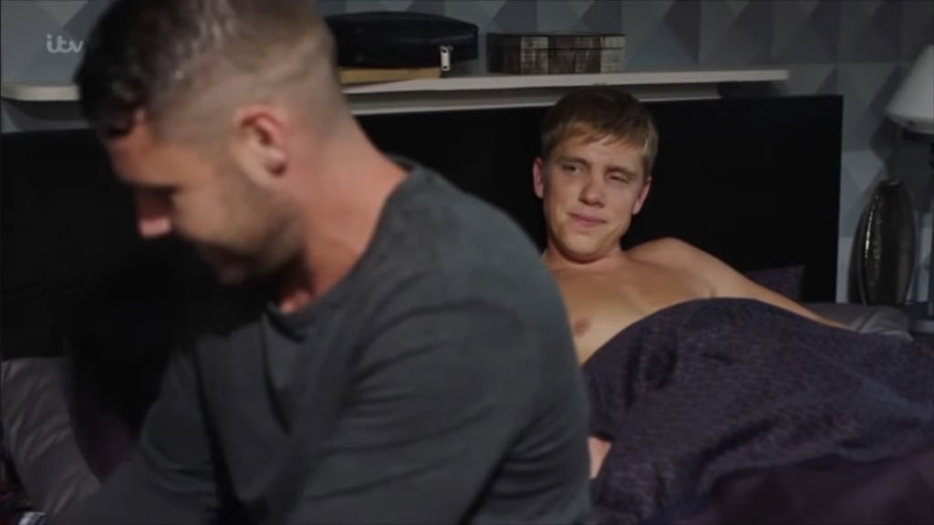 sugdun's tweet photo. gorgeous bit of robron continuity 🫶sleeping on the same sides of the bed after all these years https://t.co/wlzs1LvkSe
