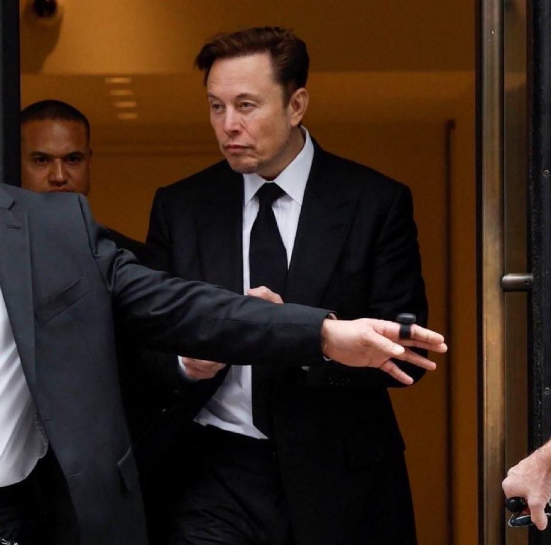 ELON ๐โ
tweet media