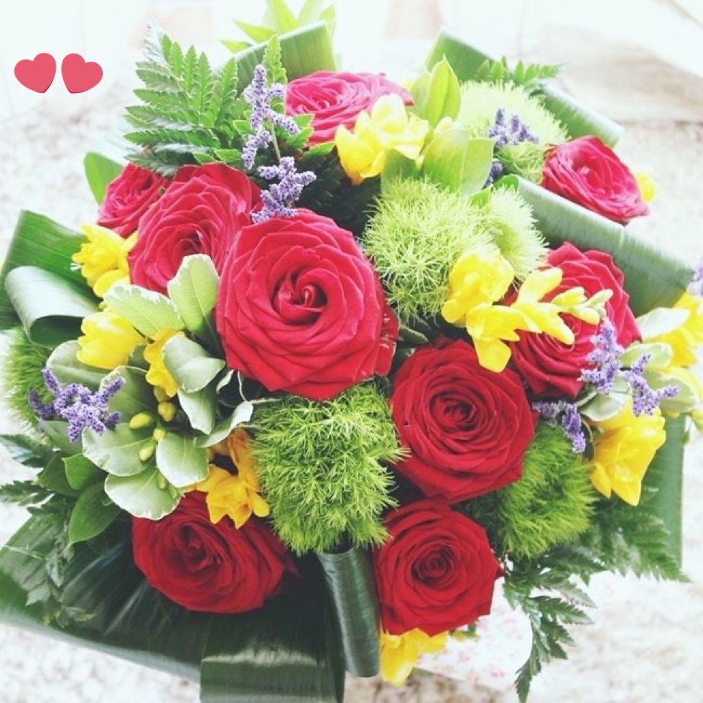 Madiha915's tweet image. Picked up a few gifts 
from autumn, 
to give to your sunny 
and warm weather 
Have a great day
#TuesdayVibes 
#GoodMorning 
#Friends 
🍃❤️🍃❤️🍃❤️
❤️🍃❤️🍃❤️🍃