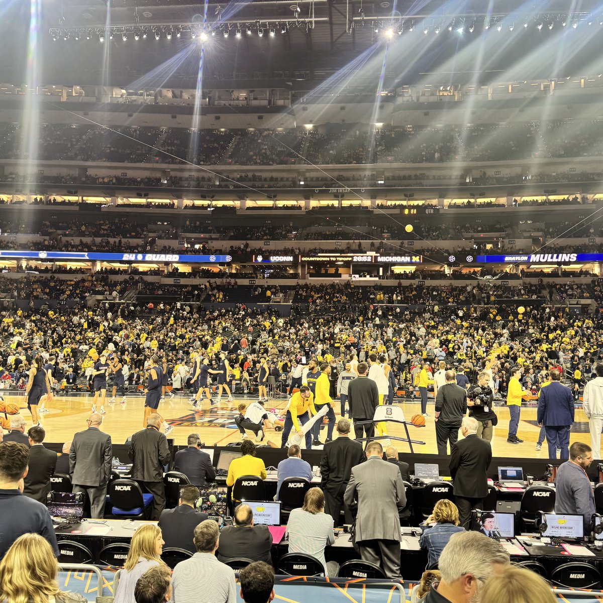 bcoker's tweet image. Ready for the @ncaa #FinalFour championship in #Indianapolis with my @UConnMBB fan. 🏀🏀🏀