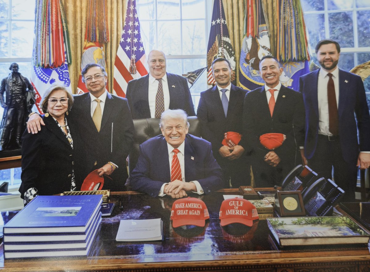 Gustavo Petro tweet media