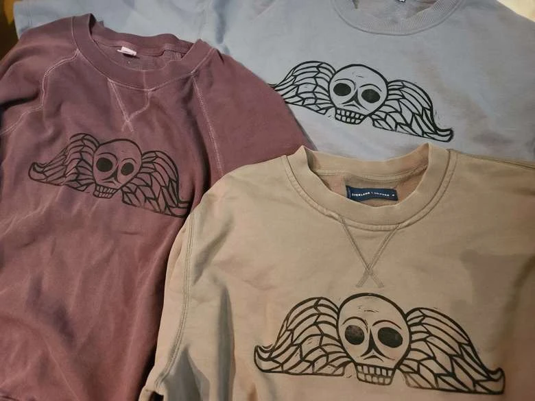 heckosart's tweet photo. I'm going to be tabling at the first AAW Arts Saturday event of the  season! I'll have a ton of new prints, paintings, and upcycled apparel  on May 9th in Woodbury, CT ^^ https://t.co/rmFrvq5IQk