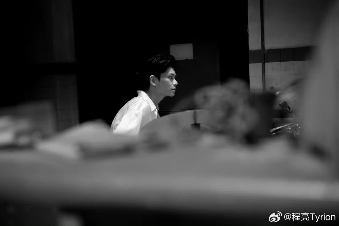 m0ch1_'s tweet photo. Game Start / Game of Identity director’s play of light and shadow was stunning 😍
.3.
#DingYuxi #ChenLun #GameofIdentity #GameStarts https://t.co/jSfVQtkhSh