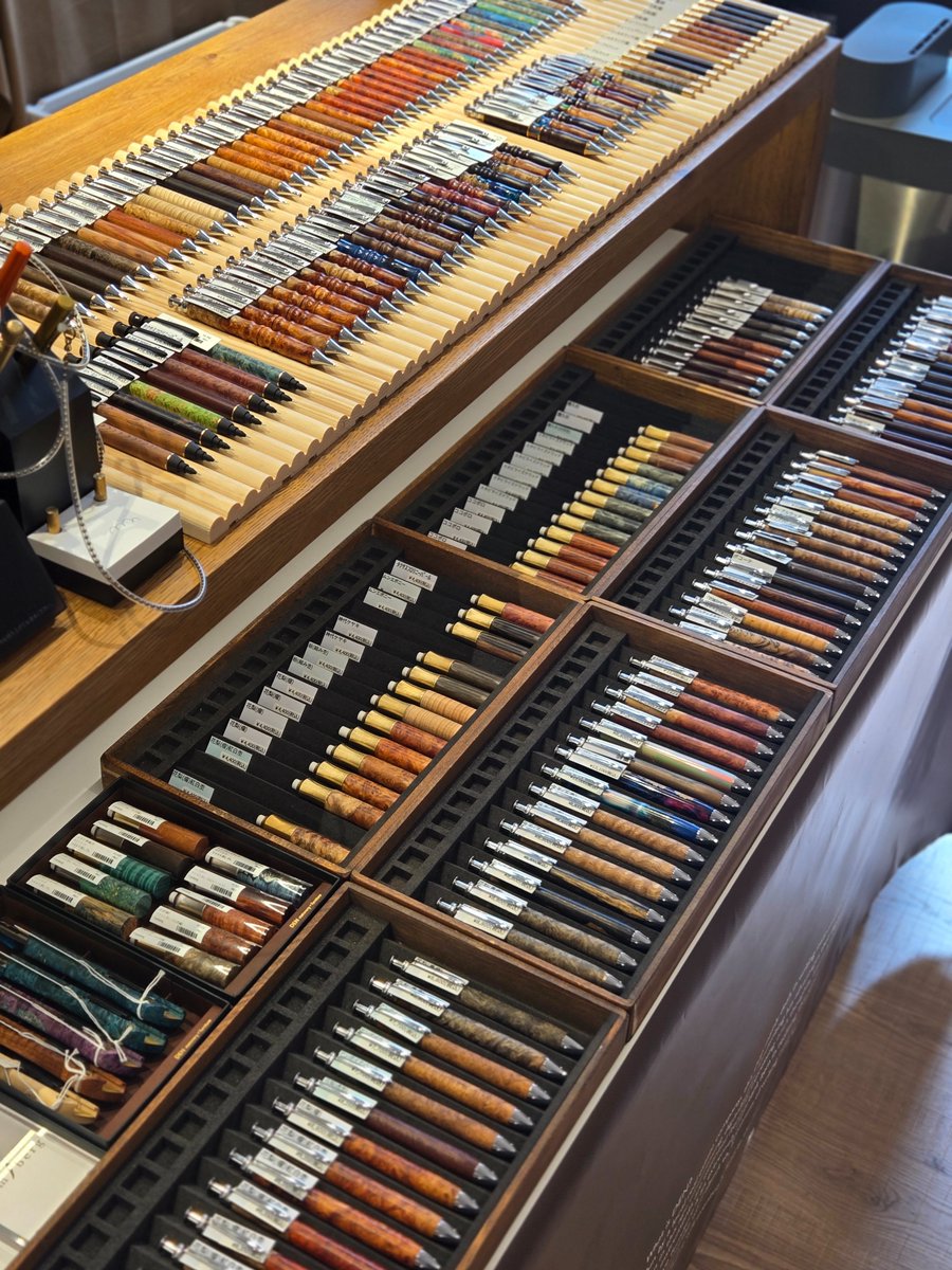 DEN stationery+furniture tweet media