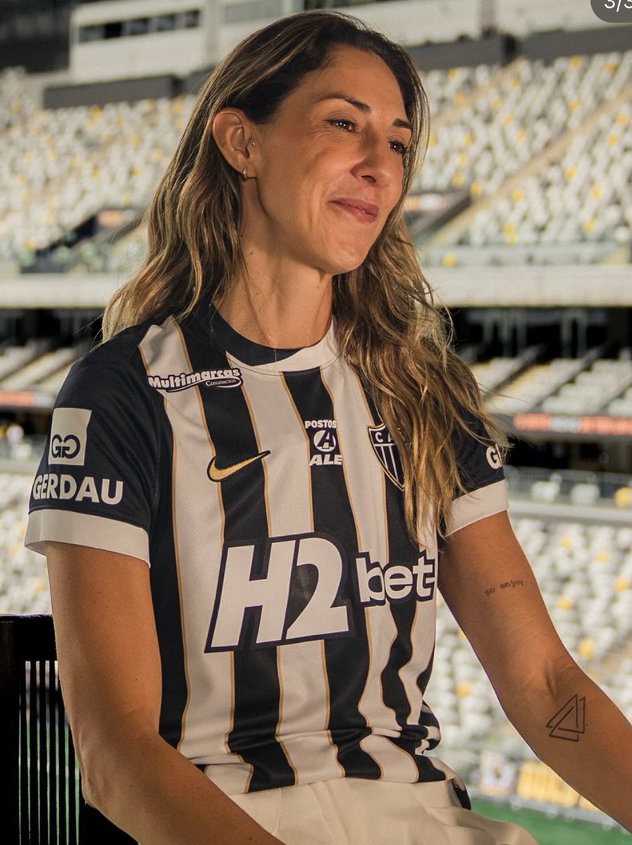 __mel7's tweet photo. carol gattaz brinca de ser linda, pqp 😮‍💨🤌🏻 https://t.co/DrhCEBX1er