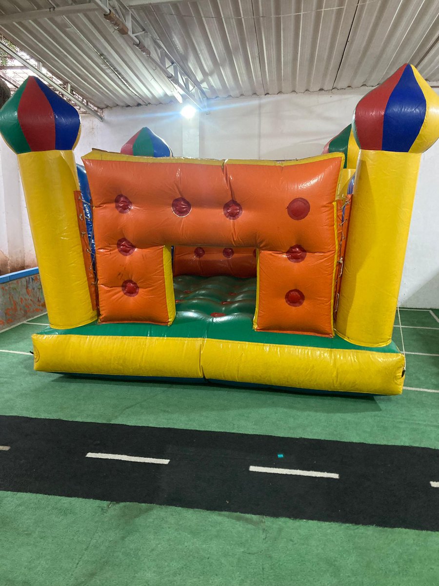 EsquadraoEj's tweet photo. Domingo agora dia 12 de abril páscoa da turma esquadrão tudo pelo campo do universal brinquedos, pipoca, algodão doce, sorvete, açaí, refrigerante e distribuição de chocolate pras crianças e sorteio de bate bola de criança vem fazer parte dessa alegria mais uma da turma esquadrão https://t.co/rOTDjnQhvY