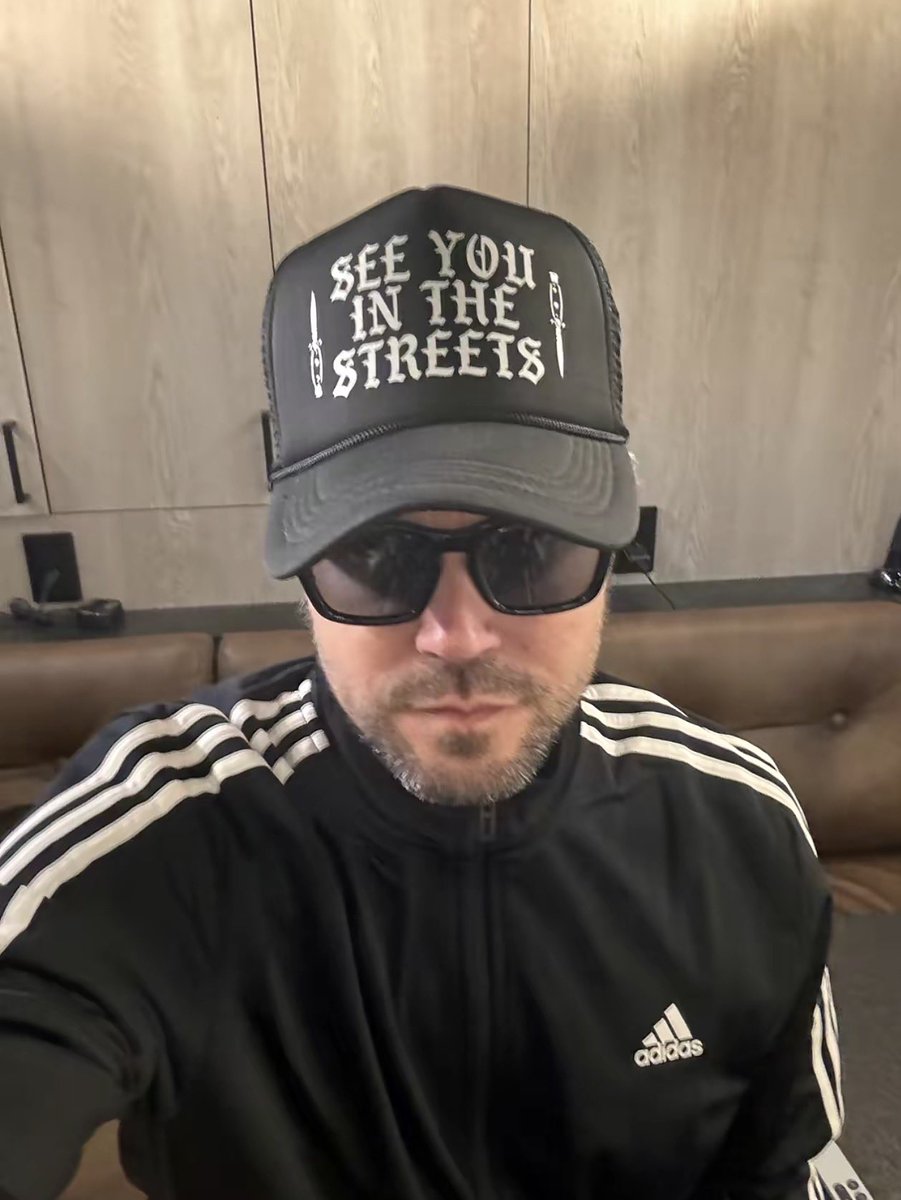 Me (Not) Keith. Me Parody Hard. tweet media