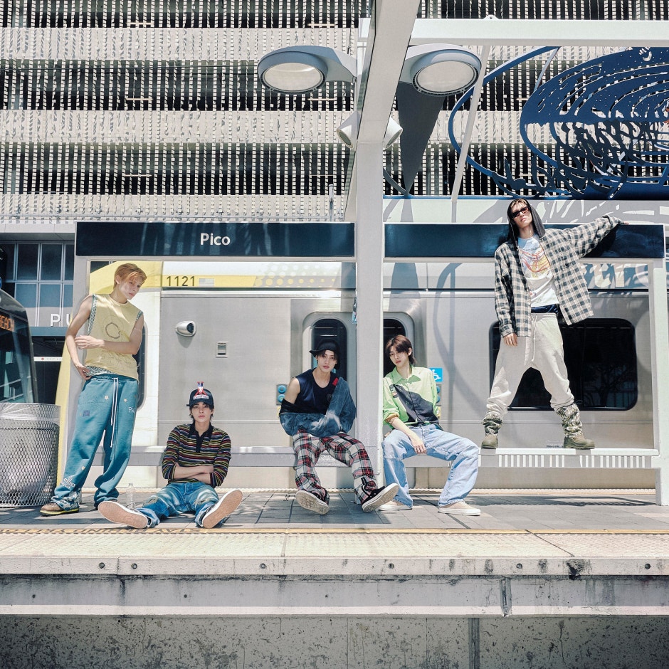 keonhohippo's tweet image. It's really time to say goodbye now. Thank you for accompanying me at that time of my life. You've made it easier. Funny enough I'm also entering a new stage of my life. Let's be together again. 

#Cortis #GreenGreen #RedRed