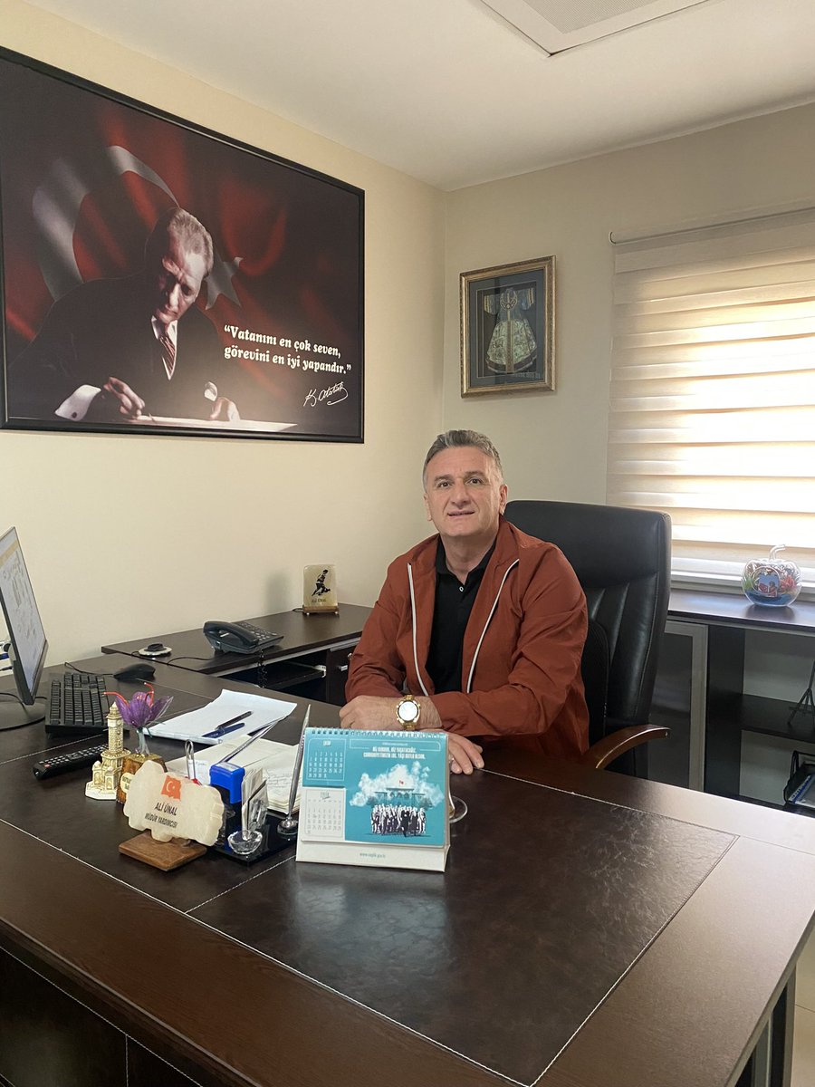 Türk polis teşkilatının polis haftası kutlu olsun şehitlerimizi rahmetle, gazilerimizi minnetle anıyoruz .Huzur ve güvenliğimiz için görev başındaki Tüm emniyet teşkilatımıza şükranlarımızla.🇹🇷