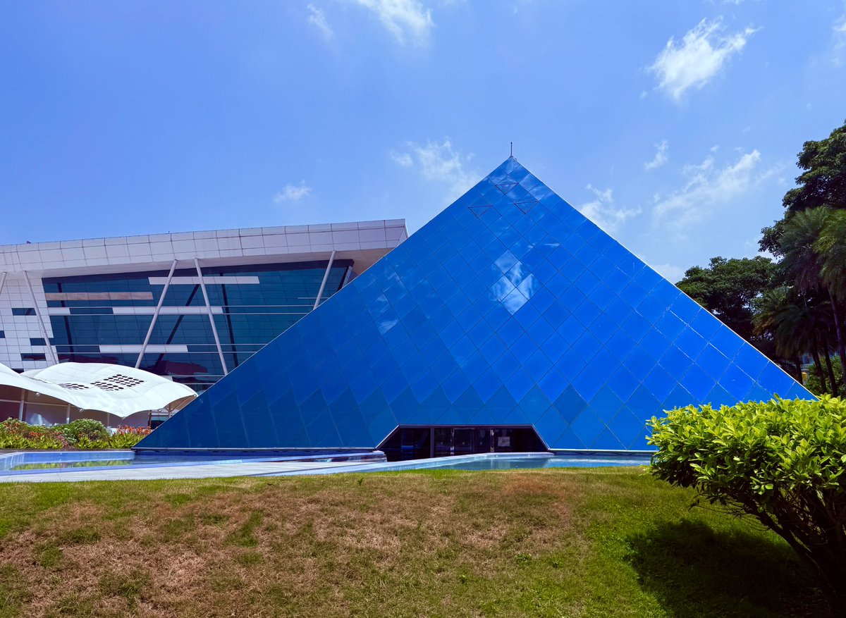 dm_1Earth's tweet image. Some people build companies. A very small number help reshape a nation.

Narayana Murthy is firmly in the latter category — a legend among Indian entrepreneurs, and one whose influence extends far beyond business into the very fabric of modern India’s rise.

#Infosys #Bangalore