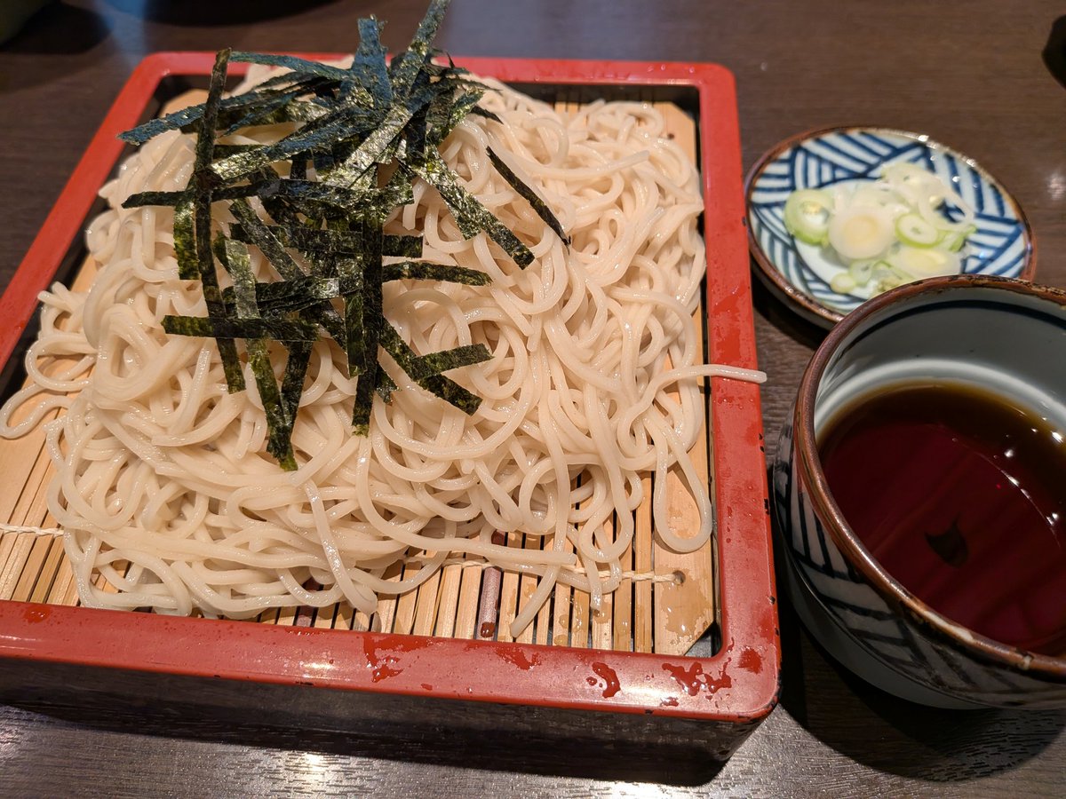 bjw_mactakeda's tweet photo. 平間アクシス整体院さんにメンテナンスに行ってきました！
休み時間にランチも一緒に。蕎麦最高。
「#関レプ2026」のポスター貼ってくれました😊 https://t.co/sLeTetecld