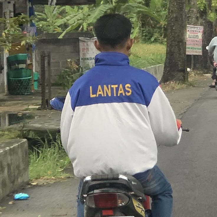 Ketawa itu GRATIS 🛩 tweet media