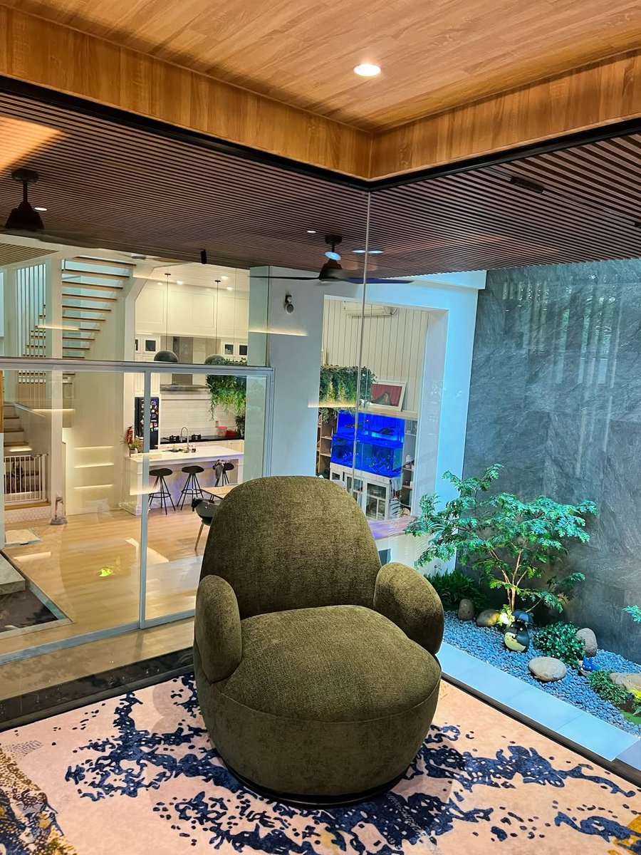 aesthetics travel tweet media