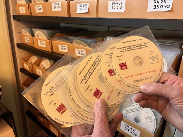 France3Paris's tweet image. "Plus que des donneurs de voix, c’est de donneurs de temps dont nous avons besoin", la bibliothèque sonore de Paris cherche des bénévoles #handicap #malvoyant
france3-regions.franceinfo.fr/paris-ile-de-f… #handicap