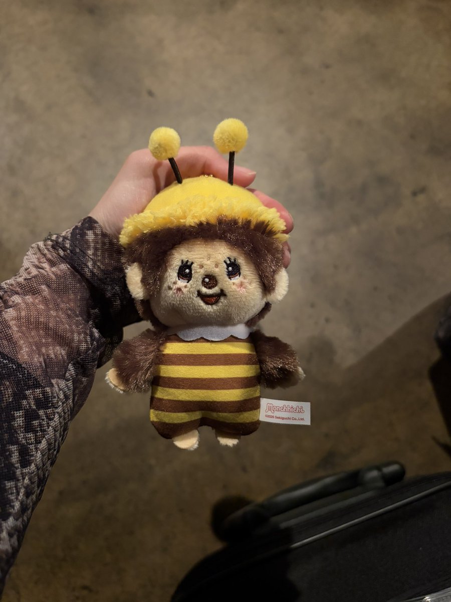 ツアーありがとう御座いました。
写真はこれしかとってませんでした。モンチッチありがとう。
マジ大阪も東京も最高でした！また会おう！