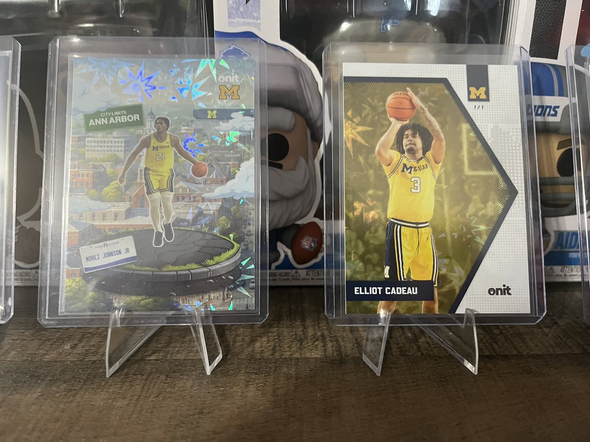 DC971416's tweet photo. All Hail to Michigan! We just won the Natty! So great to have these amazing 1/1’s of @ElliotCadeau and @morezjohnsonJr . You boys killed it out there. Thank you for coming to Michigan and brining greatness! @CardPurchaser https://t.co/nE2cxeb0tx