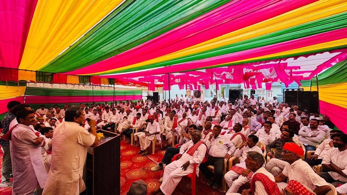 #सारस्वत_स्नेहमिलन
मल्कीसर बड़ा में उप प्रधान श्री कैलाश जी सारस्वत द्वारा लूणकरणसर महाजन क्षेत्र के सारस्वत समाज के जनों का स्नेह मिलन कार्यक्रम पर शनिवार को ।।
सबका साथ ।।
सबका विकास ।।
सबका विश्वास ।।
#lunkaransar #gettogether #social #peoplefirst #worker #people <a href="/RajCMO/">CMO Rajasthan</a>